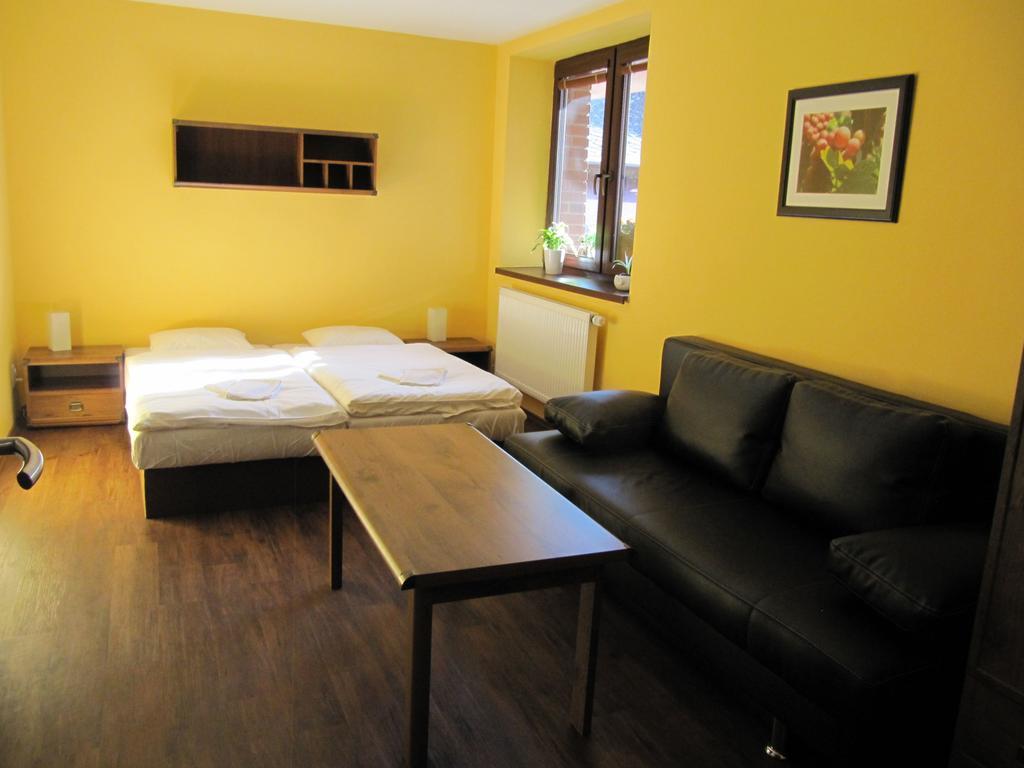 Penzion Vinarsky Dvorek Velke Nemcice Quarto foto